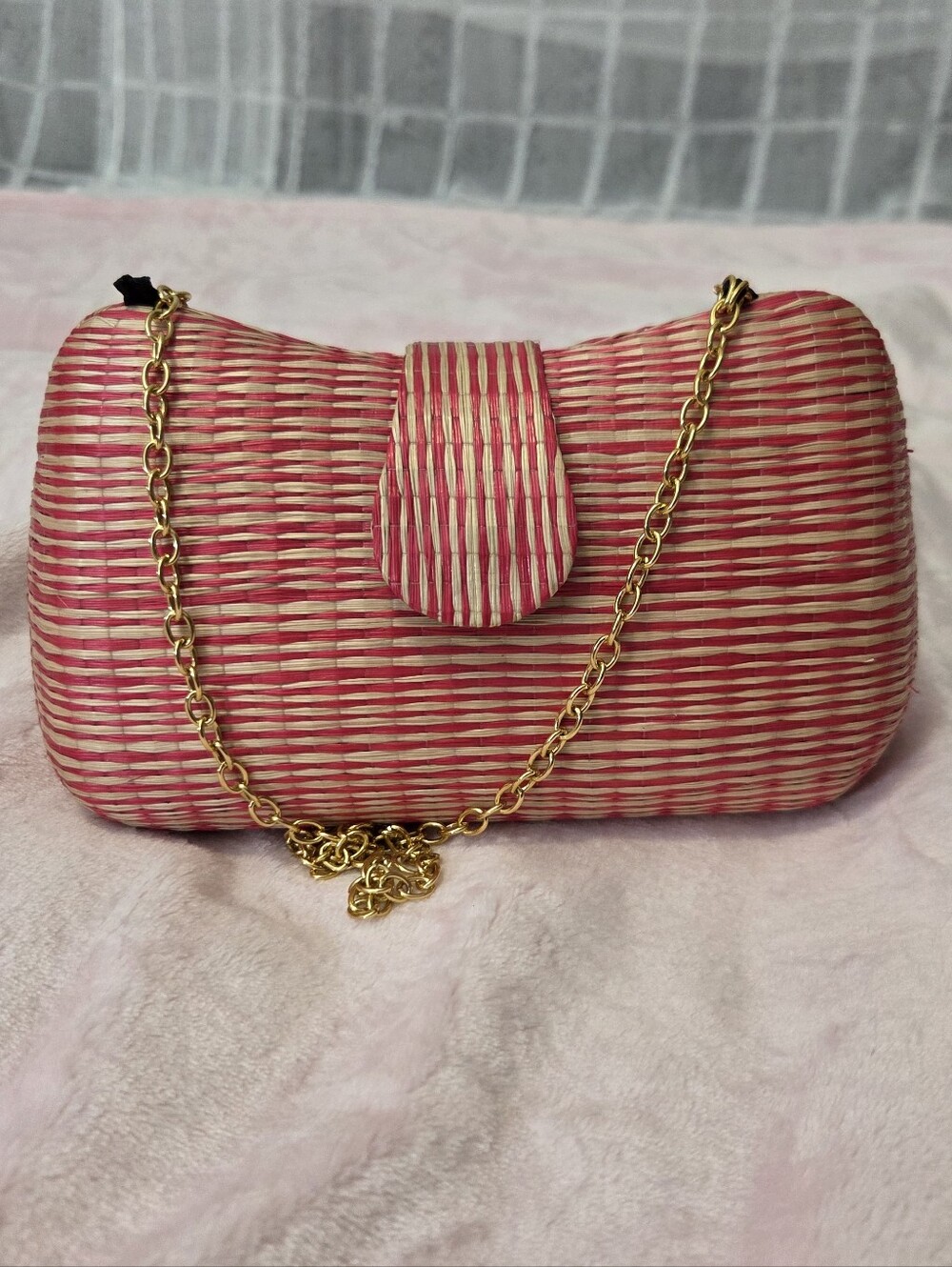 Kultura Woven Pink Straw Crossbody Bag with Gold Chain